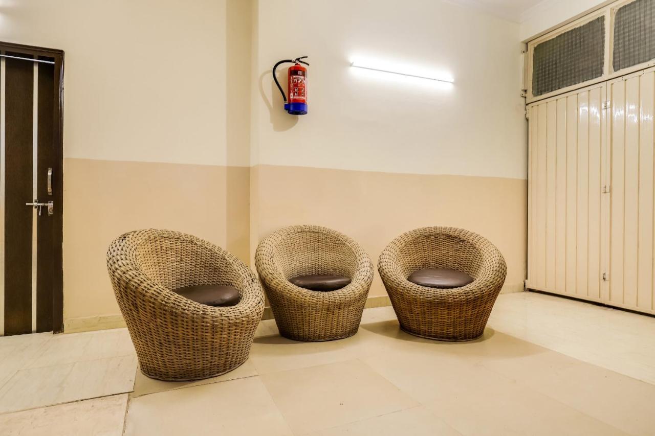 Oyo Flagship 61086 Shri Ram Residency Hotel New Delhi