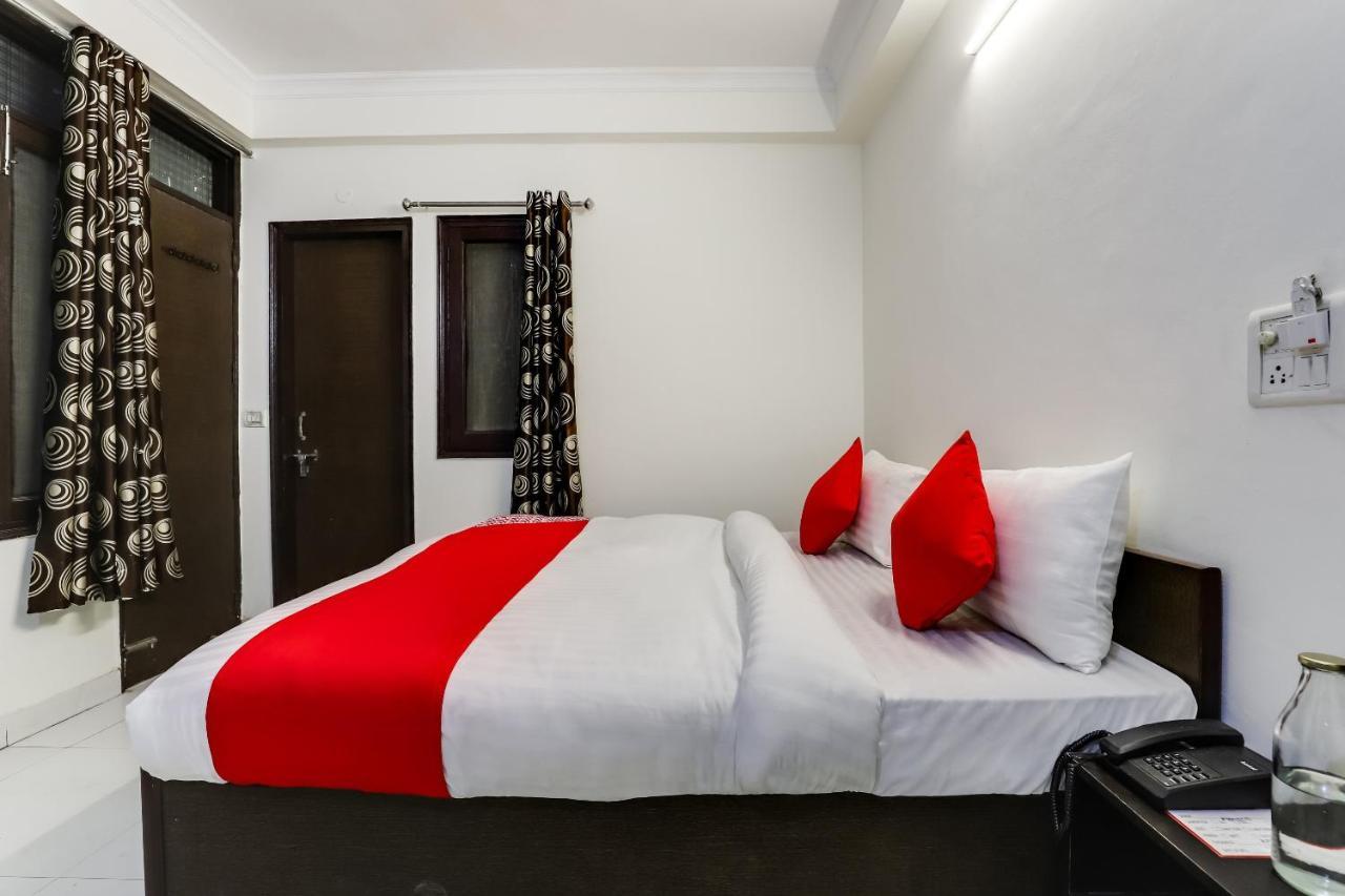Oyo Flagship 61086 Shri Ram Residency 3*