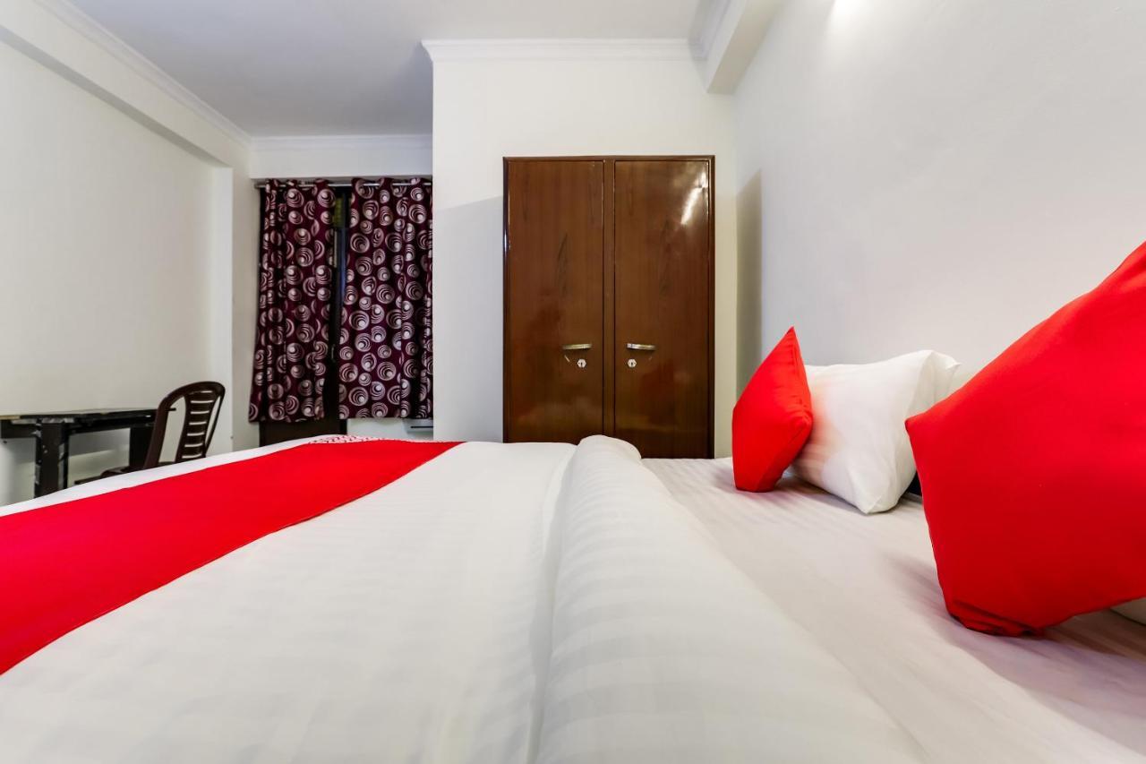 Oyo Flagship 61086 Shri Ram Residency Hotel New Delhi