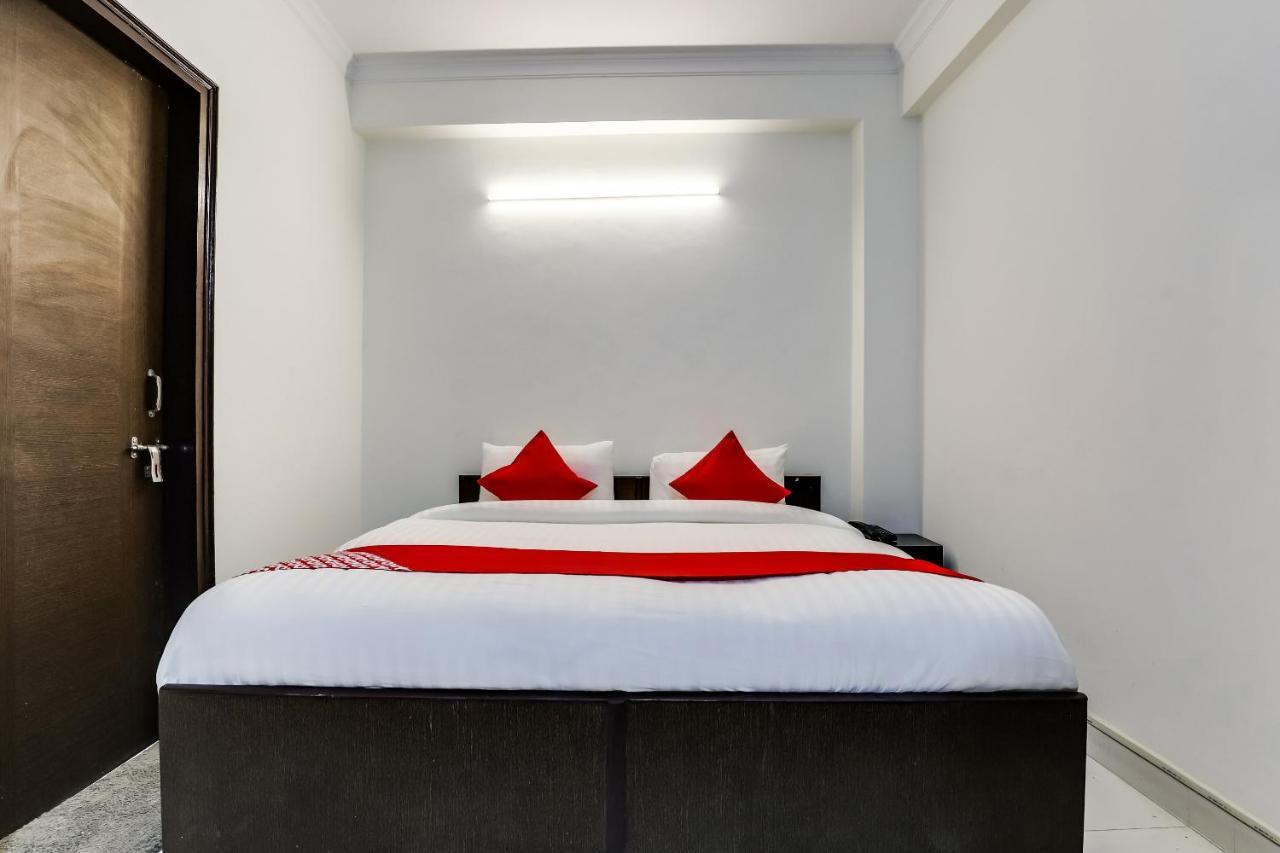 Oyo Flagship 61086 Shri Ram Residency 3* New Delhi